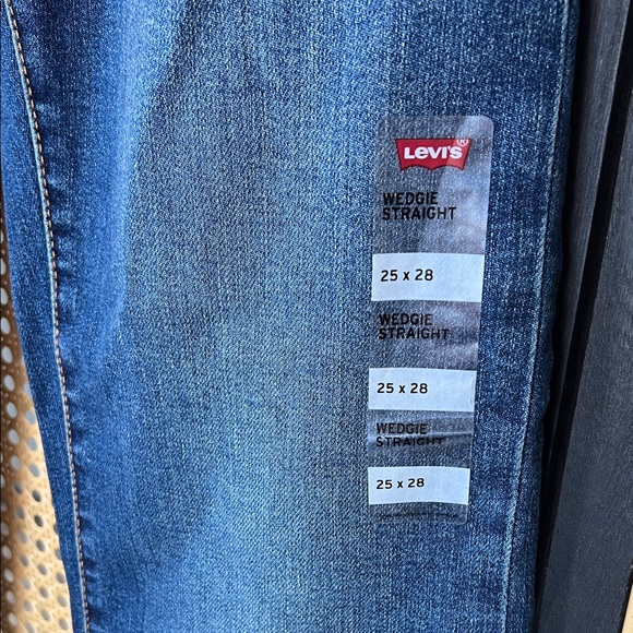 Levi's Women's Straight Leg Jeans - Dark Blue - Picture 4 of 5